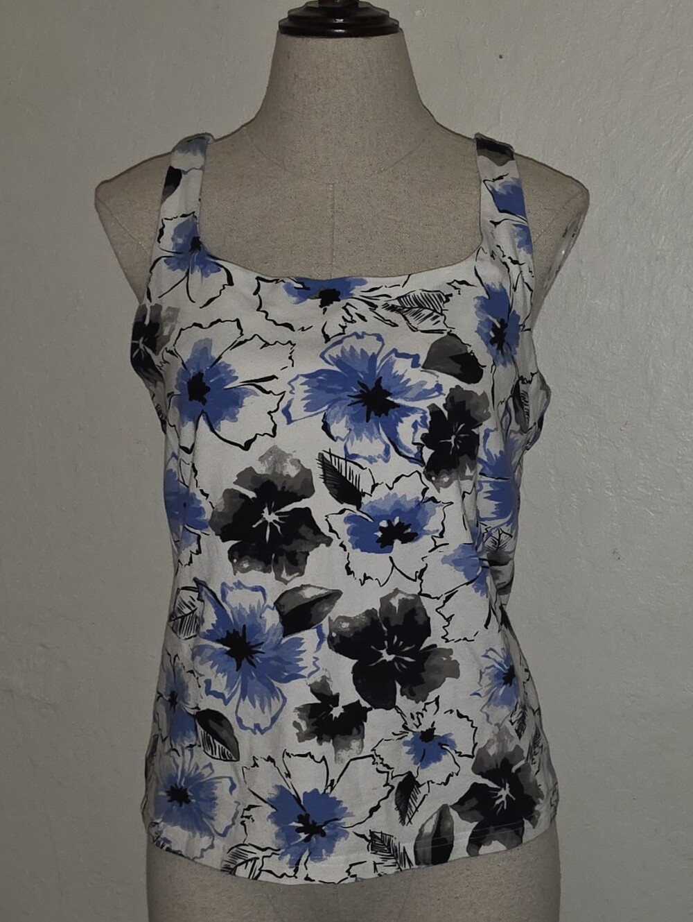 $10 Bundle Deal Karen Scott Cotton White Blue Floral Print Sleeveless Tank Top